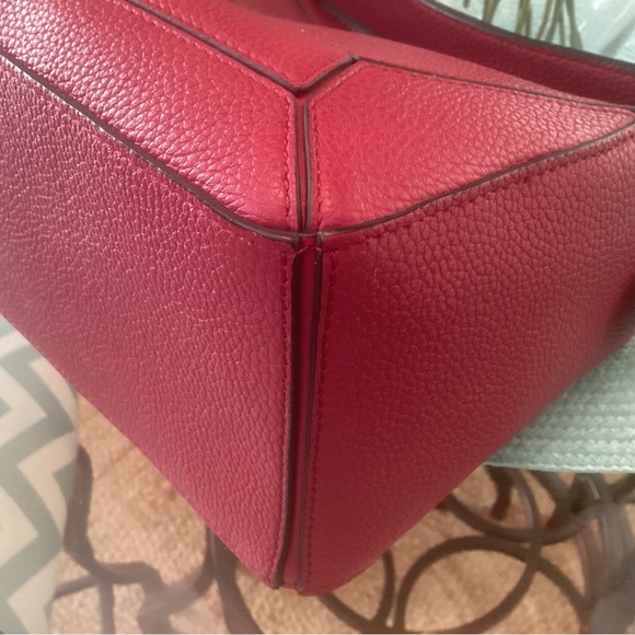 Loewe Raspberry Puzzle Bag - Picture 8 of 11